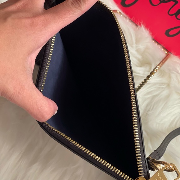 Louis  Vuitton Pouch ❤️❤️ NWT SOLD - Picture 8 of 10